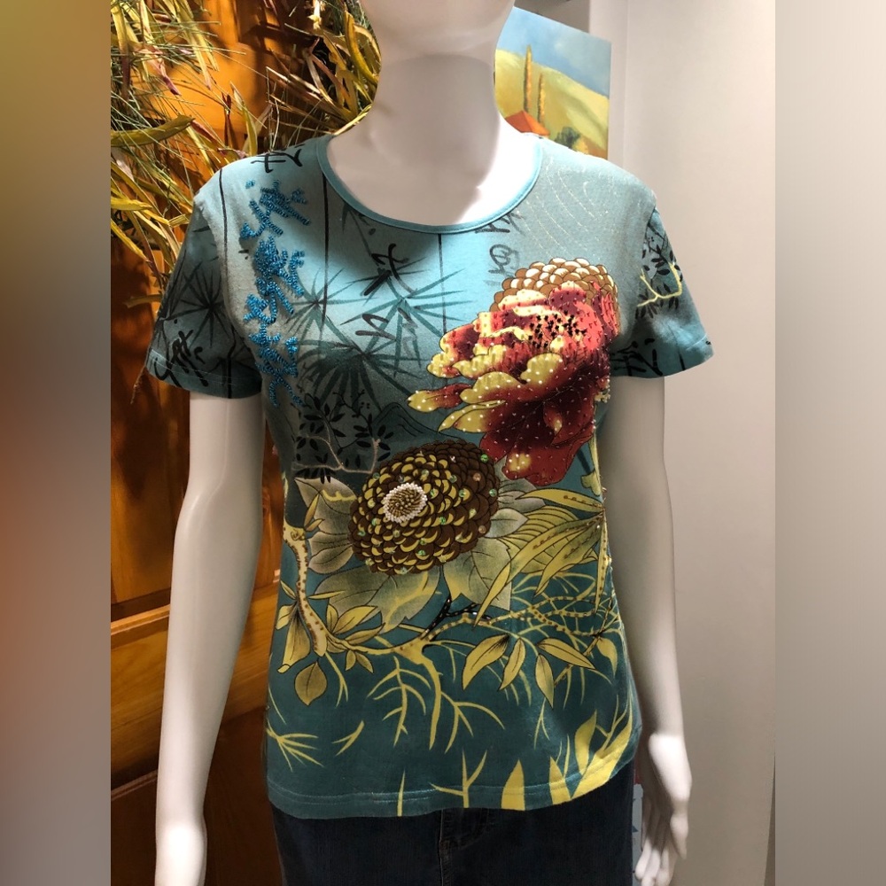 Women’s FLUID fashion teal top
Vintage
Size XL
EUC